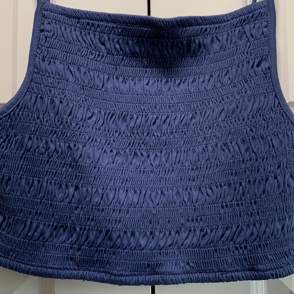 Fashionable smocking knit top - Picture 2 of 8